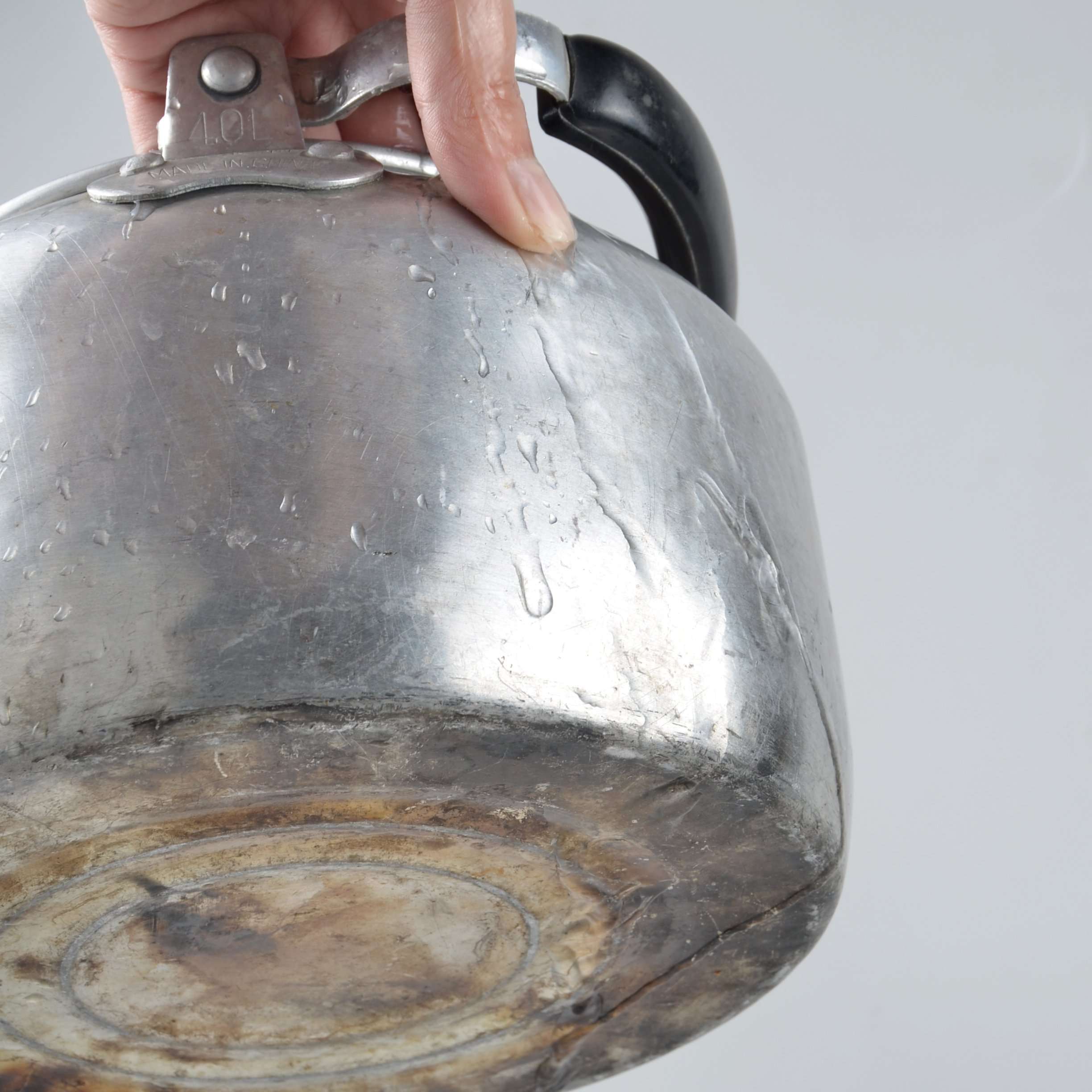 8 Ways to Remove Coffee Stains from a Stainless Steel Pot