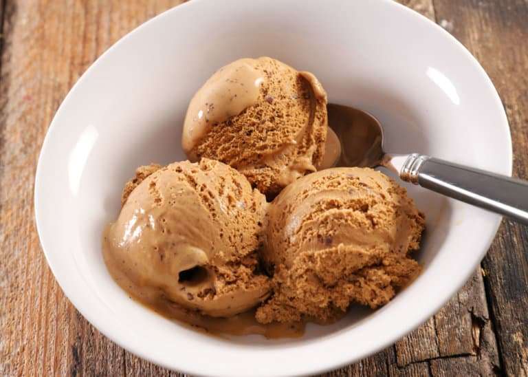 Does Coffee Ice Cream Have Caffeine? (14 Brands) How Much ...