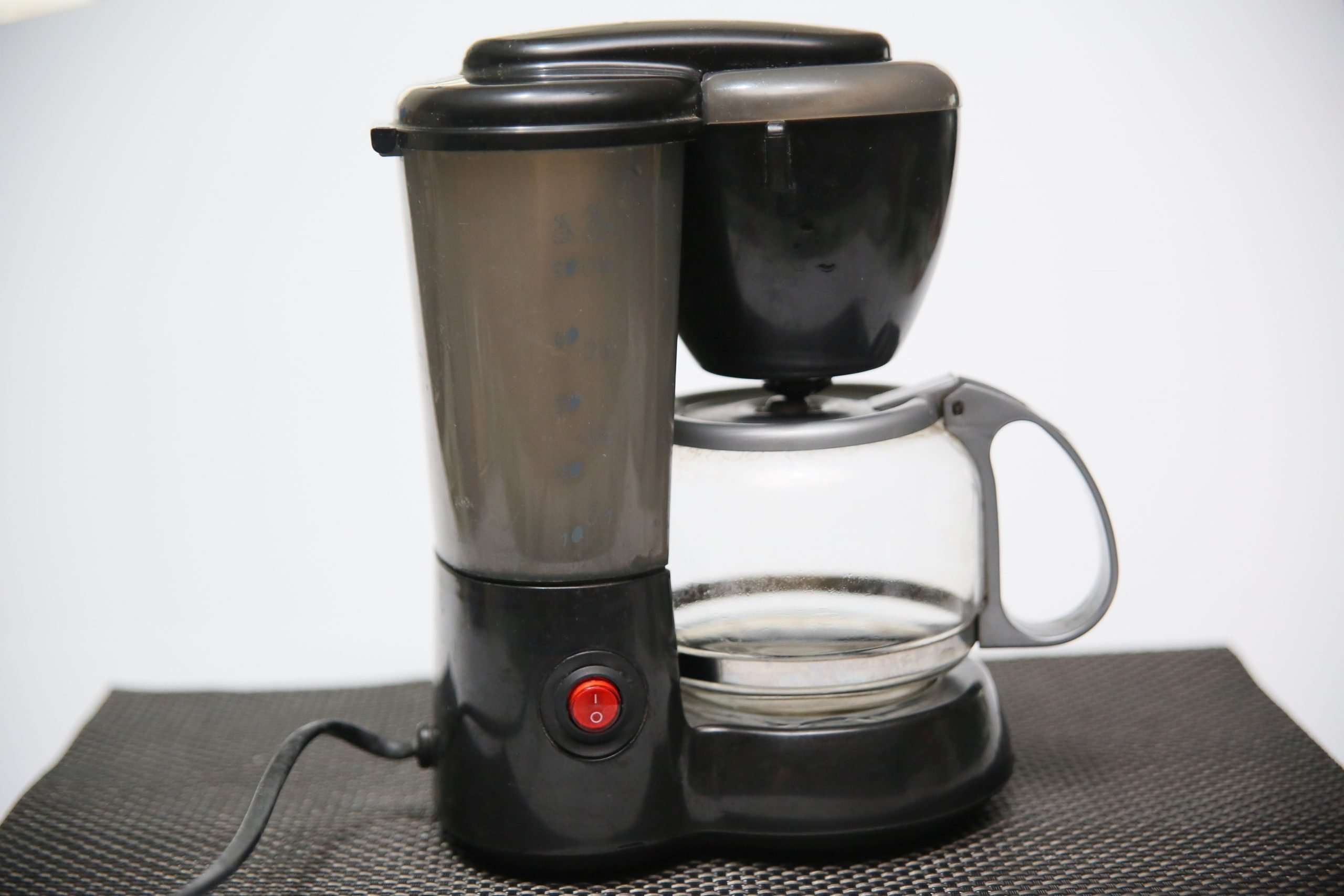 How to Clean a Coffee Maker with Vinegar (with Pictures ...
