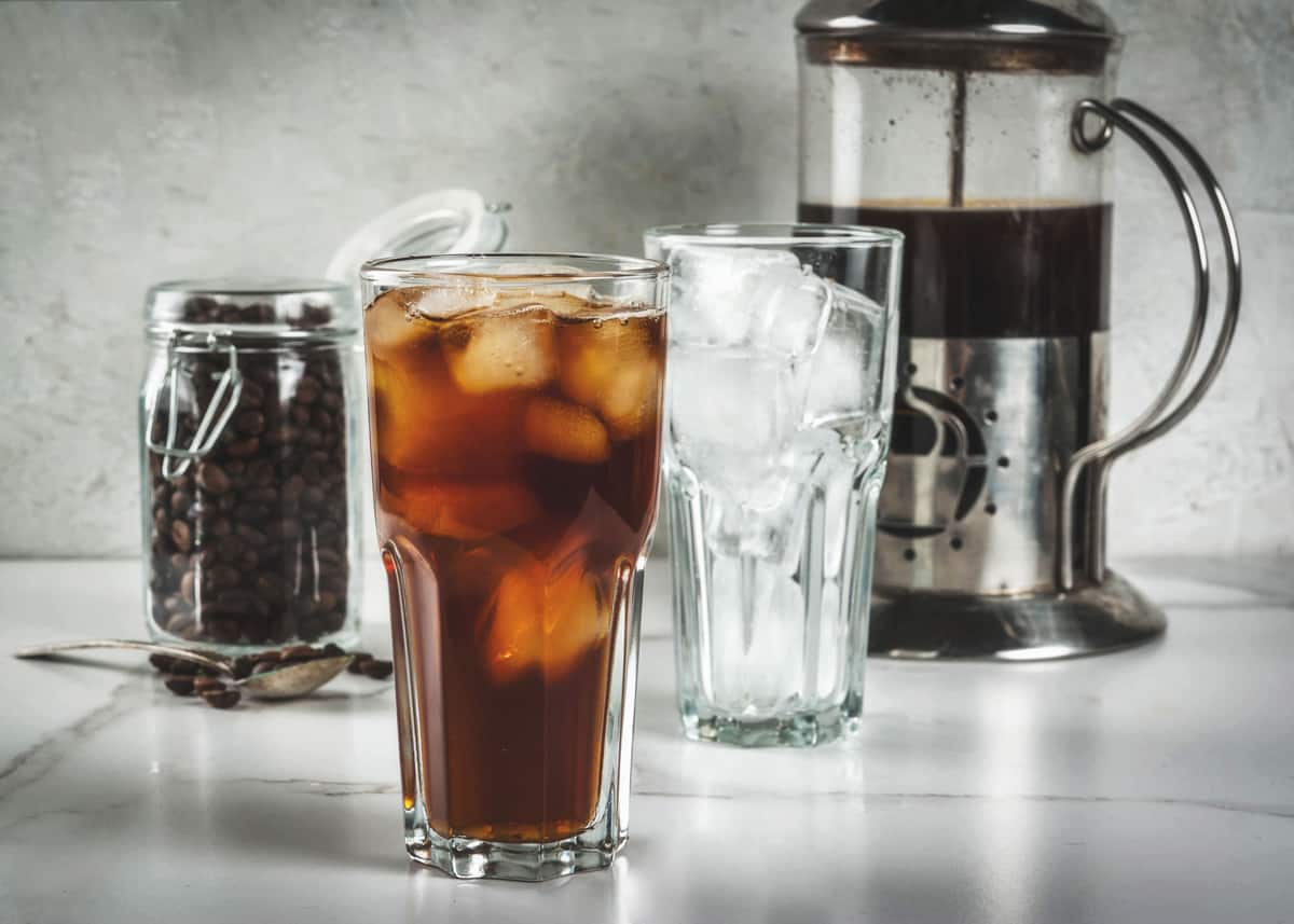 How to Make Cold Brew Coffee at Home (3 Recipes) Ratios ...