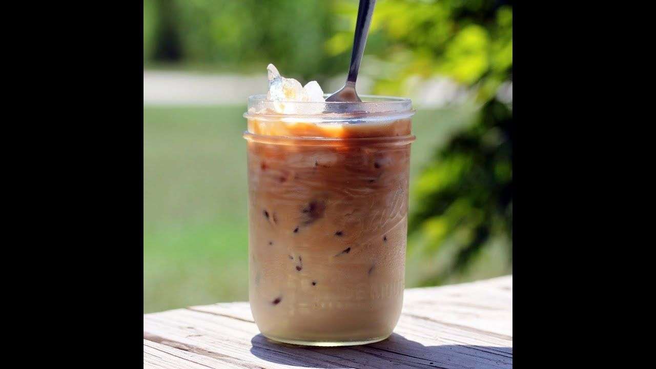 HOW TO MAKE QUICK AND EASY ICED COFFEE