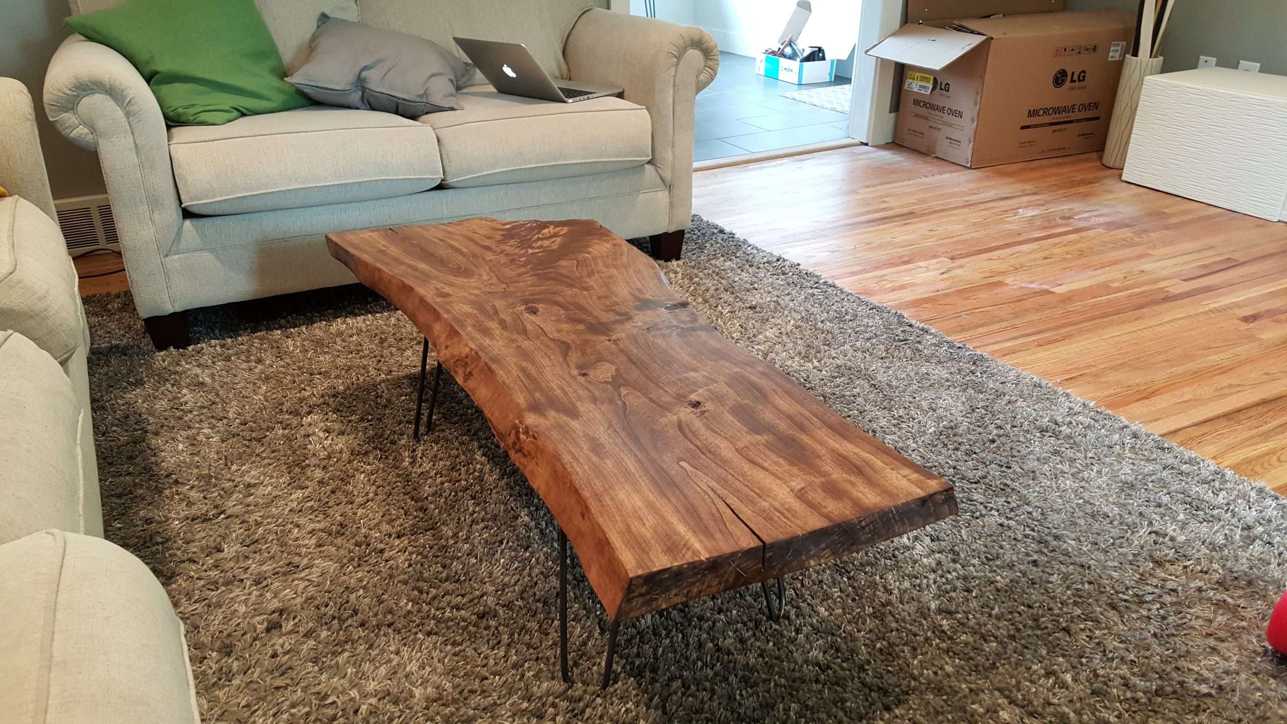 Live Edge Wood Coffee Table. First Post! : DIY
