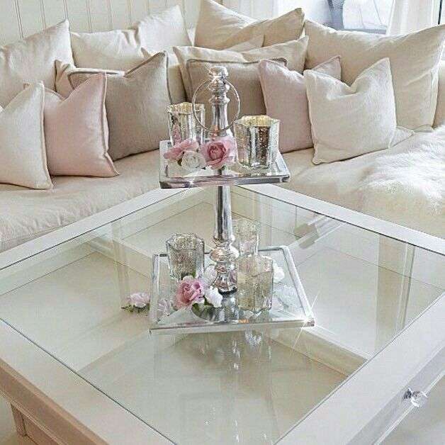 Rooms to go. Coffee Table