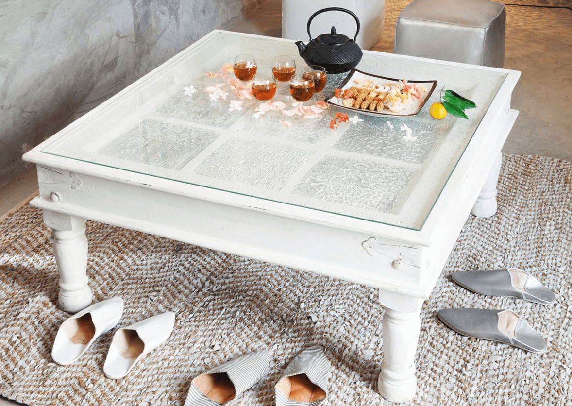 The Strategies on How to Decorate a Glass Top Coffee Table